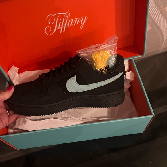 Tiffany &Co - Picture 4 of 4